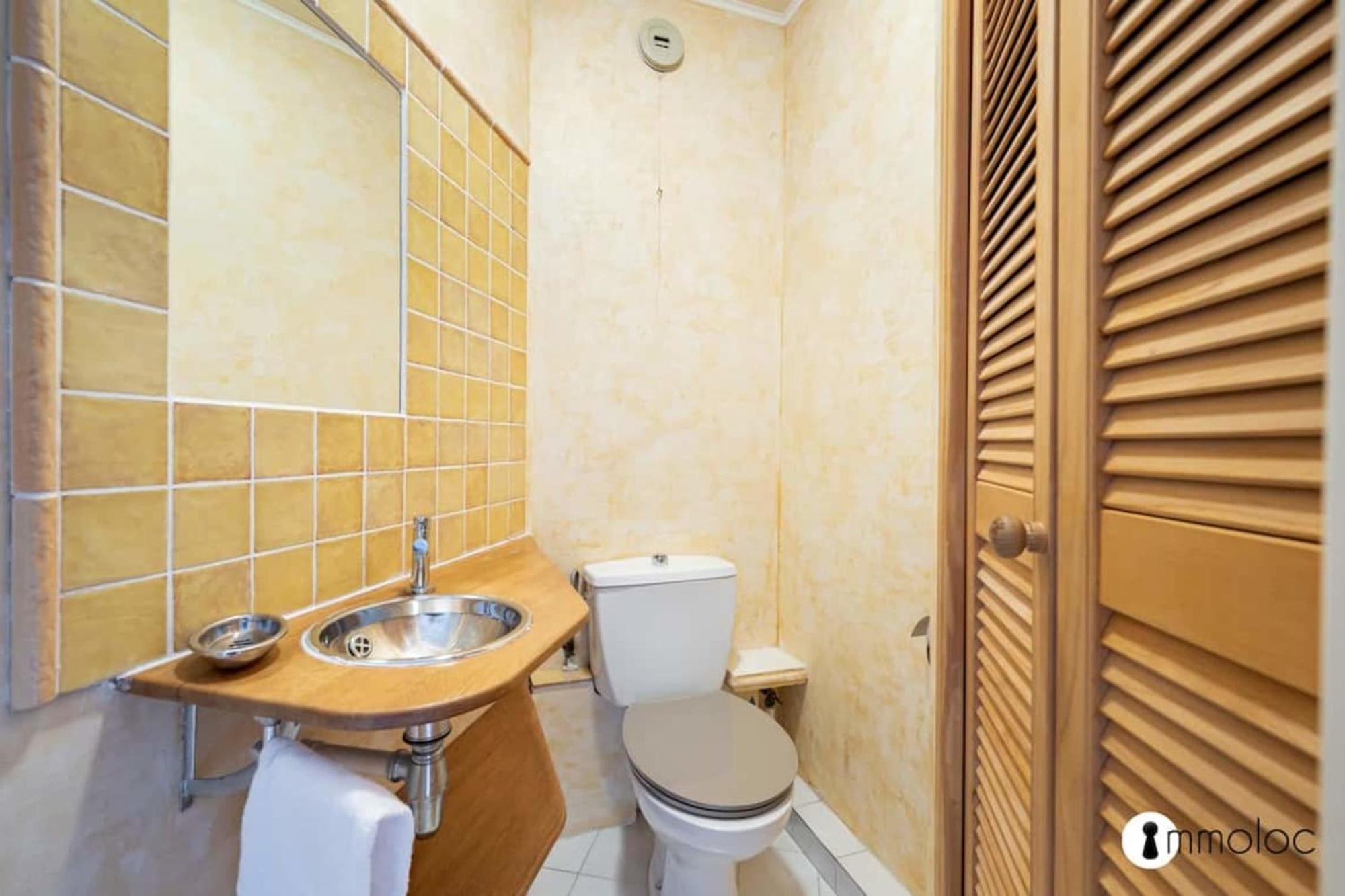 Spacious Apartment With Pool Located In The Marina Of Mandelieu ภายนอก รูปภาพ